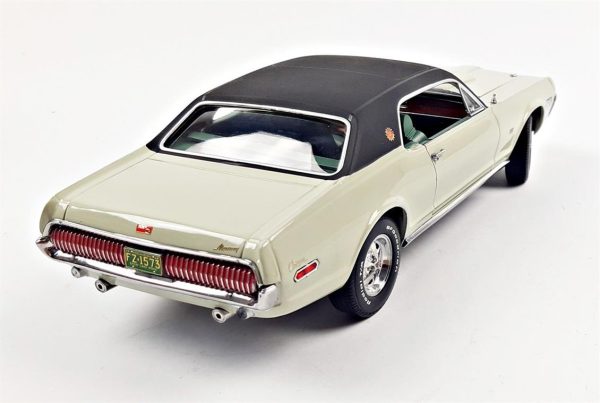 1/18 1968 Mercury Cougar XR7G Deniz Yeşili Diecast Araba, Sunstar 1573 - Görsel 3