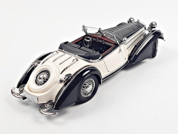 1/18 1939 Horch 855 Roadster Siyah/Beyaz Diecast Araba, Sunstar 2405 - Görsel 3