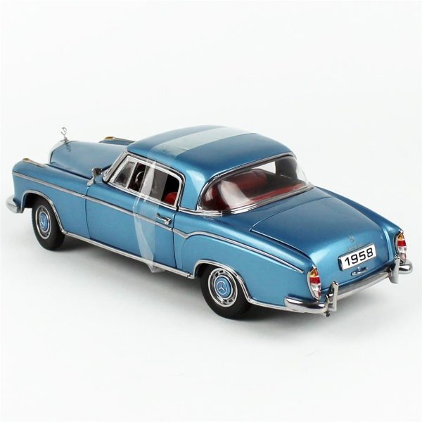 1/18 1958 Mercedes-Benz 220 SE Coupe Açık Mavi metalik Diecast Araba, Sunstar 3592 - Görsel 3