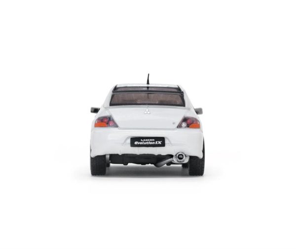 1/18 2015 Subaru WRX STI S207 (NBR Challenge Package) Beyaz Diecast Araba, Sunstar 5554 - Görsel 3