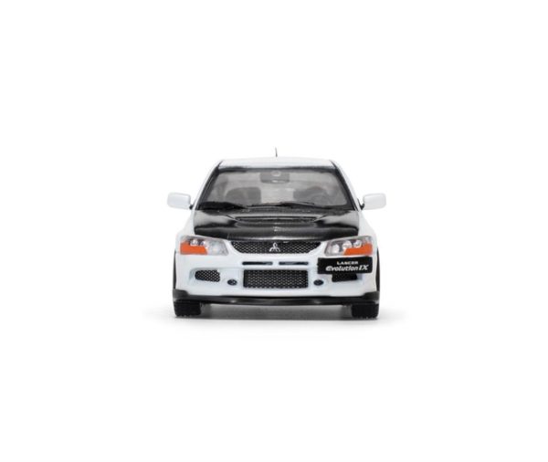 1/18 2015 Subaru WRX STI S207 (NBR Challenge Package) Beyaz Diecast Araba, Sunstar 5554 - Görsel 2