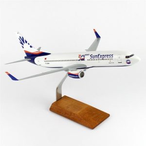 1/100 Sun Express 30.Yıl Logolu B737-800 Yolcu Uçağı Modeli