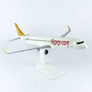 1/100 Pegasus A321 Yolcu Uçağı Hazır Standlı Modeli