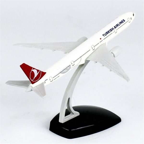 1/500 Lale Logolu Boeing B737-800 Yolcu Uçağı Modeli - Görsel 4