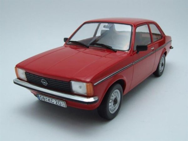 1/18 Opel Kadett C2 1977 4 Kapılı Altın Diecast Araba, Triple9 Collection 1800121