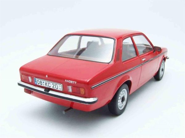 1/18 Opel Kadett C2 1977 4 Kapılı Altın Diecast Araba, Triple9 Collection 1800121 - Görsel 2