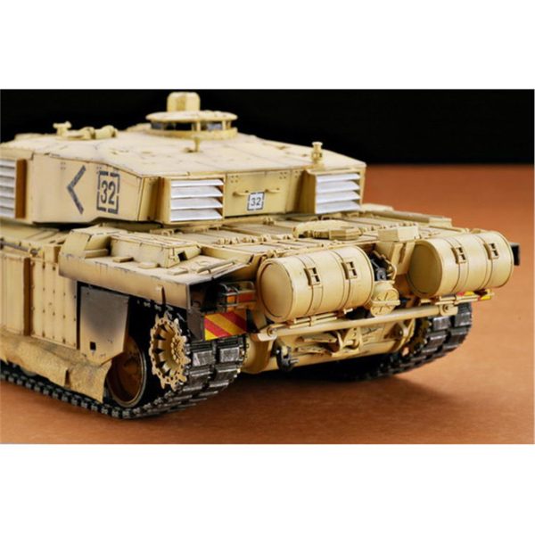 1/35 British Challenger II Basra 2003optelic Tank Maketi, Trumpeter 00323 - Görsel 4