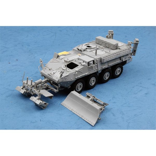 1/35 M1132 Stryker Mühendis Ekibi Aracı ve LWMR-Mayın Temizleme Aparatı Maketi, Trumpeter 01574 - Görsel 2