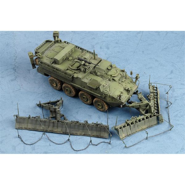 1/35 M1132 Stryker Mühendis Ekibi Aracı ve SMP-Mayın Pulluğu Maketi, Trumpeter 01575 - Görsel 2