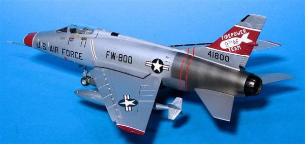 1/72 F-100C Super Sabre Savaş Uçağı Maketi, Trumpeter 01648 - Görsel 4