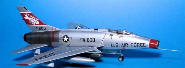 1/72 F-100C Super Sabre Savaş Uçağı Maketi, Trumpeter 01648 - Görsel 3