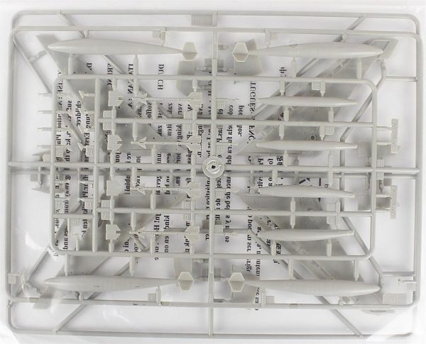 1/72 F-100D Super Sabre Savaş Uçağı Maketi, Trumpeter 01649 - Görsel 2