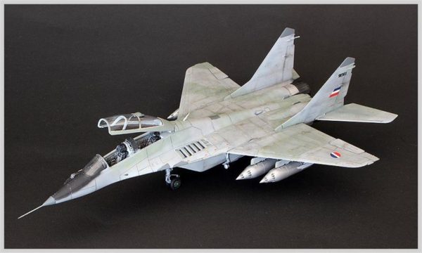 1/72 MIG-29 UB (Izdeliye 9.51) Fulcrum Savaş Uçağı Maketi, Trumpeter 01677 - Görsel 4