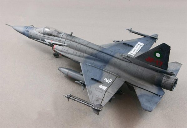 1/48 Chinese FC-1 Fierce Dragon Savaş Uçağı Maketi, Trumpeter 02815 - Görsel 4