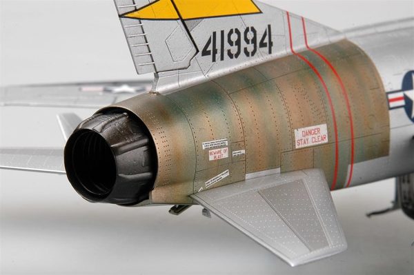 1/48 F-100C Super Sabre Savaş Uçağı Maketi, Trumpeter 02838 - Görsel 4