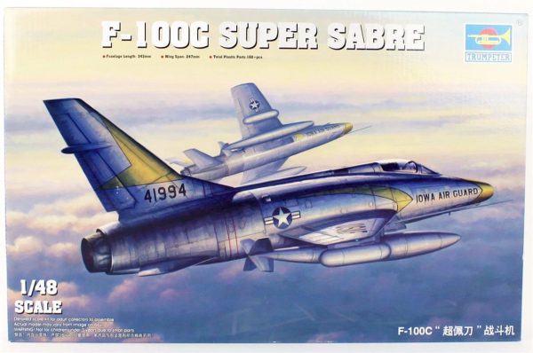1/48 F-100C Super Sabre Savaş Uçağı Maketi, Trumpeter 02838