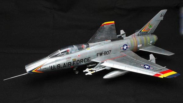 1/48 F-100F Super Sabre Savaş Uçağı Maketi, Trumpeter 02840 - Görsel 3