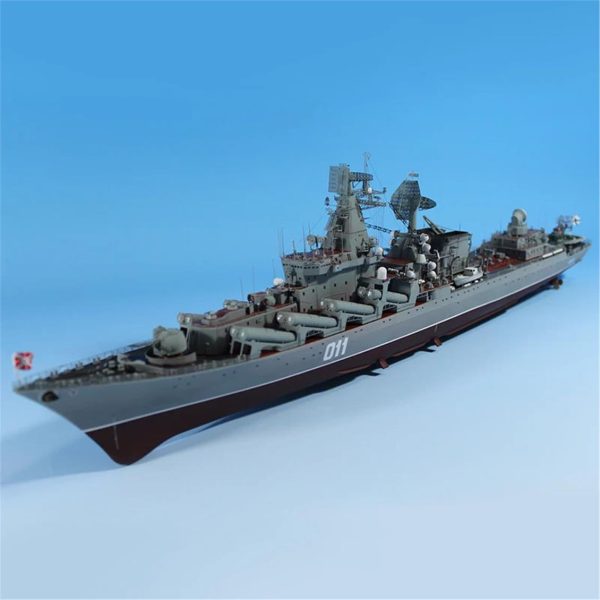 1/350 Rus Varyag Güdümlü Füze Kruvazörü Maketi, Trumpeter 04519 - Görsel 3