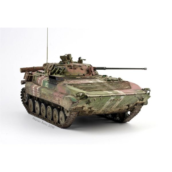 1/35 Rus BMP-2 IFV Tank Maketi, Trumpeter 05584 - Görsel 2
