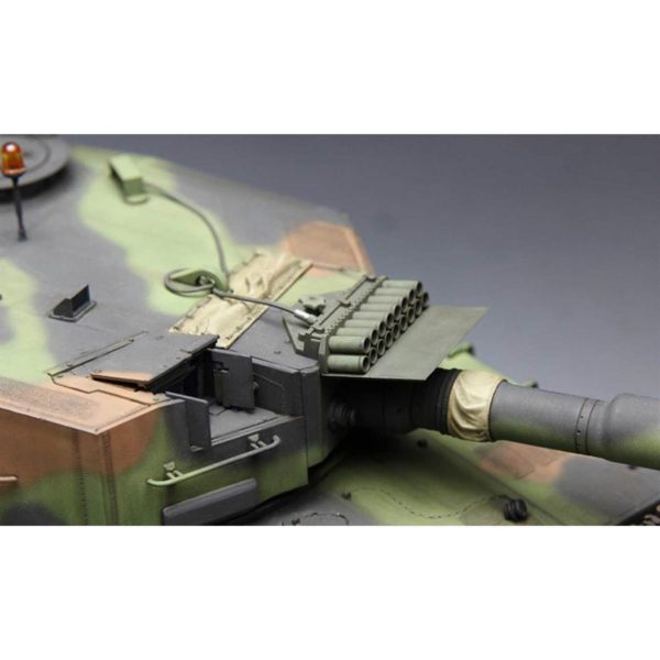 1/35 Leopard 2 A4 Alman Ana Muharebe Tank Maketi, Meng TS016 - Görsel 3