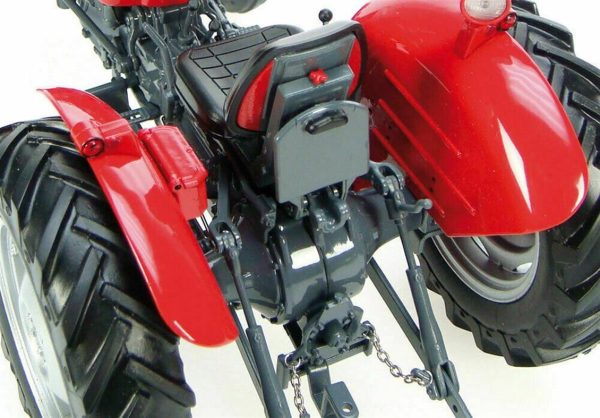 1/16 Massey Ferguson 135 Traktör Diecast, Universal Hobbies UH2698 - Görsel 4
