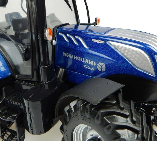 1/32 New Holland T7.225 (Blue Power) 2016 Traktör Diecast e, Universal Hobbies UH4976 - Görsel 4