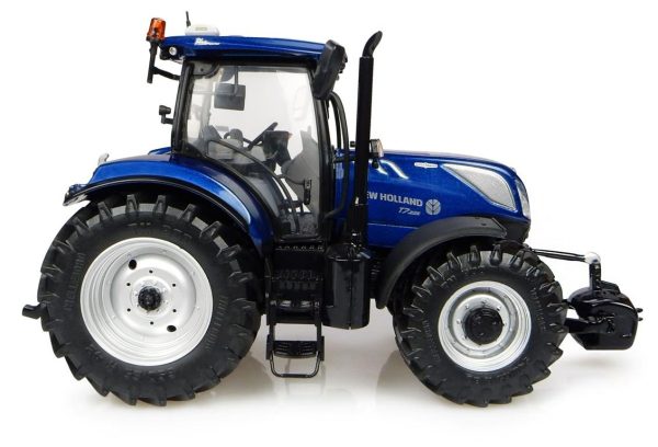 1/32 New Holland T7.225 (Blue Power) 2016 Traktör Diecast e, Universal Hobbies UH4976 - Görsel 3