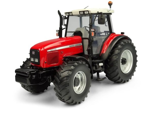 1/32 Massey Ferguson 8220 Xtra Traktör Diecast, Universal Hobbies UH5331
