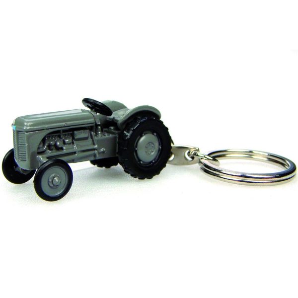 Massey Ferguson TEA 20 Traktör Metal Anahtarlık, Universal Hobbies UH5565