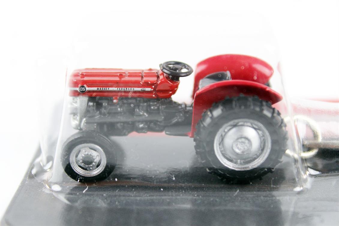 Massey Ferguson 135 Traktör Metal Anahtarlık, Universal Hobbies UH5566 - Görsel 3