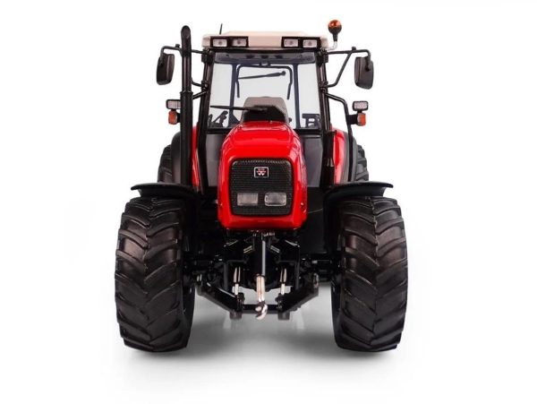 1/32 Massey Ferguson 8250 Xtra Traktör Diecast, Universal Hobbies UH6257 - Görsel 3