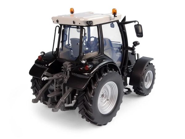 1/32 Massey Ferguson 5713S Black Version Next Edition Traktör Diecast Tarımsa, Universal Hobbies UH6258 - Görsel 2