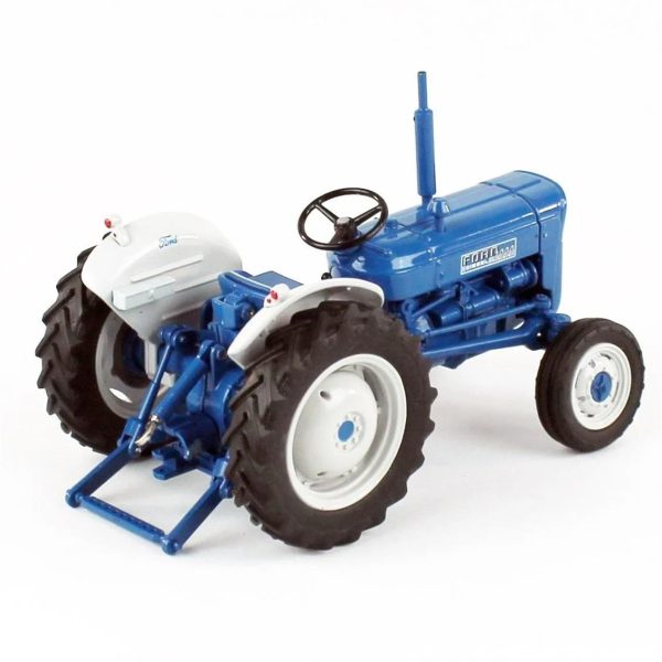 1/32 Ford Super Dexta Diesel 2000 Traktör Diecast, Universal Hobbies UH6275 - Görsel 4