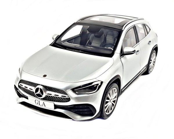 1/18 Mercedes Benz GLA (H247) 2020 Iridium Gümüş Diecast Araba