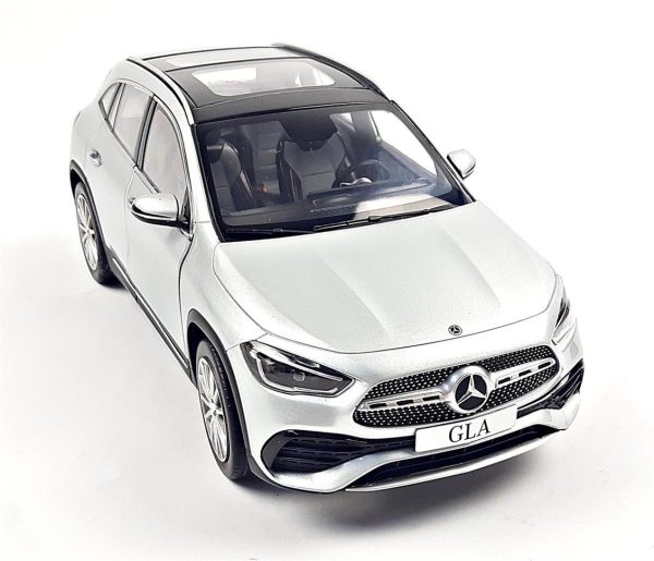 1/18 Mercedes Benz GLA (H247) 2020 Iridium Gümüş Diecast Araba - Görsel 2