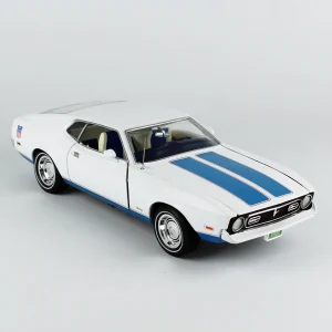 1/18 1972 Ford Mustang Fastback (Class of 1972) Beyaz Diecast Araba Modeli