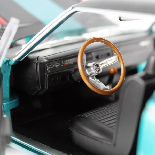 1/18 1969 Plymouth Road Runner Hardtop (MCACN) Q5 Turquoise Diecast Araba Modeli, AutoWorld AMM1289 - Görsel 4