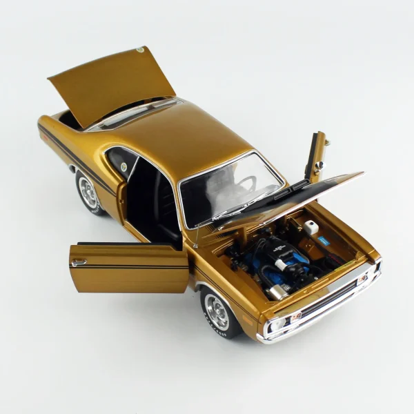 1/18 1972 Dodge Demon GSS (Mr. Norms) GY8 Gold Metallic Diecast Araba Modeli, AutoWorld AMM1294 - Görsel 3