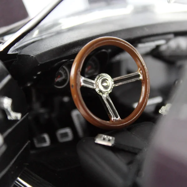 1/18 1967 Chevrolet Camaro Z/28 RS (MCACN) Royal Plum Diecast Araba Modeli, AutoWorld AMM1297 - Görsel 4