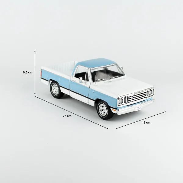 1/18 1977 Dodge Adventurer Sweptline Diecast Araba Modeli, AutoWorld AMM1303 - Görsel 4