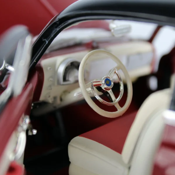 1/18 1950 Oldsmobile 88 Holiday Coupe Chariot Red Diecast Araba Modeli, AutoWorld AMM1304 - Görsel 4