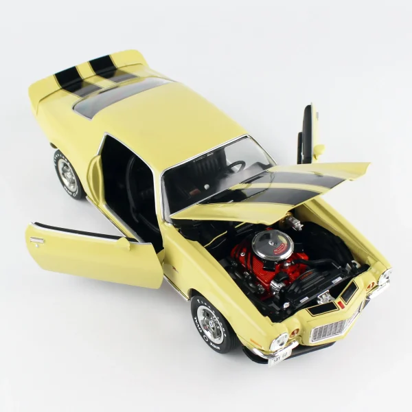 1/18 1972 Chevrolet Camaro Z/28 RS Cream Yellow Diecast Araba Modeli, AutoWorld AMM1311 - Görsel 3