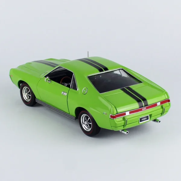 1/18 1969 AMC AMX Hardtop Big Bad Green Diecast Araba Modeli, AutoWorld AMM1313 - Görsel 2