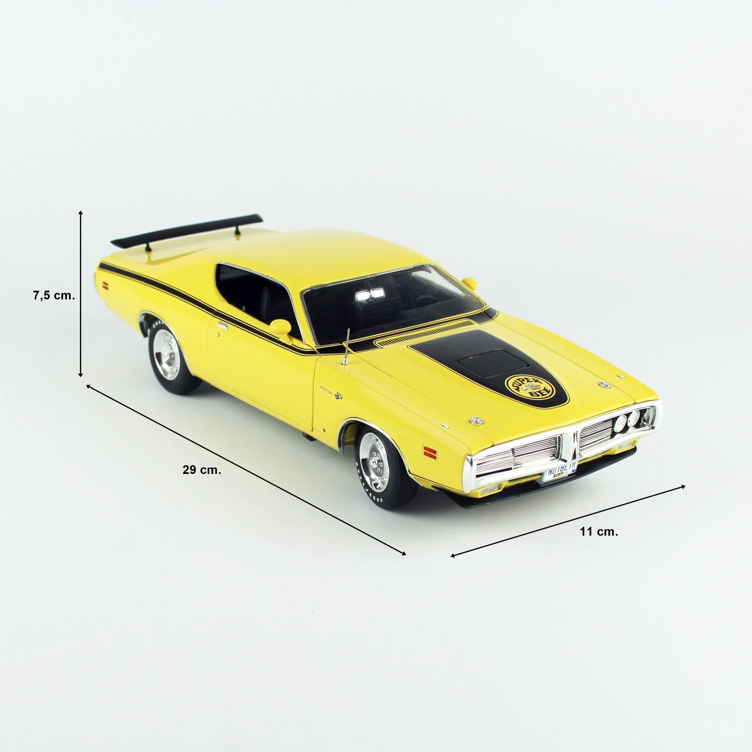 1/18 1971 Dodge Charger Super Bee Diecast Araba Modeli, AutoWorld AMM1315 - Görsel 4