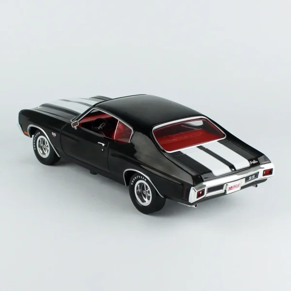 1/18 1970 Chevrolet Chevelle Hardtop (Hemmings Muscle Machines) Diecast Araba modeli, AutoWorld AMM1317 - Görsel 2