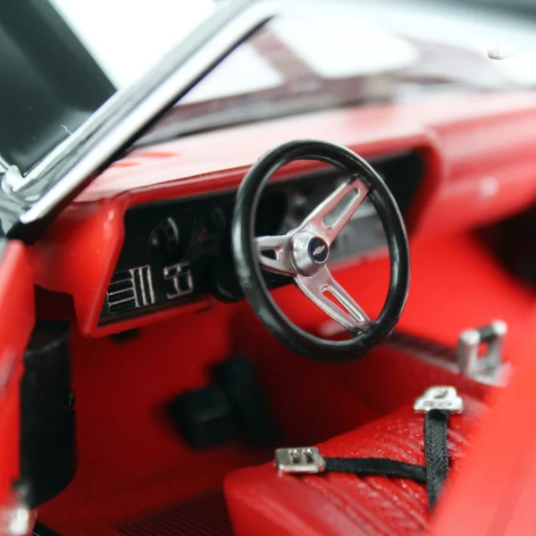 1/18 1970 Chevrolet Chevelle Hardtop (Hemmings Muscle Machines) Diecast Araba modeli, AutoWorld AMM1317 - Görsel 4