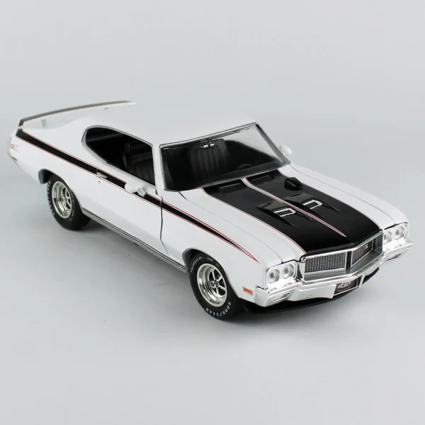 1/18 1970 Buick Hardtop GSX (MCACN) Apollo White Diecast Araba Modeli