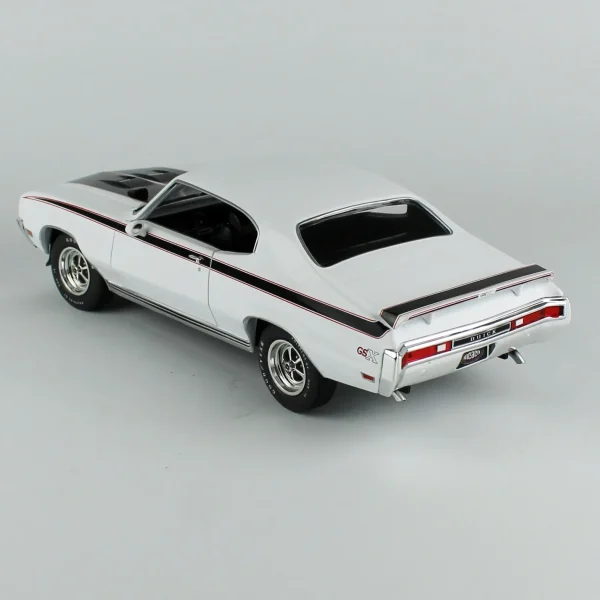 1/18 1970 Buick Hardtop GSX (MCACN) Apollo White Diecast Araba Modeli, AutoWorld AMM1322 - Görsel 2