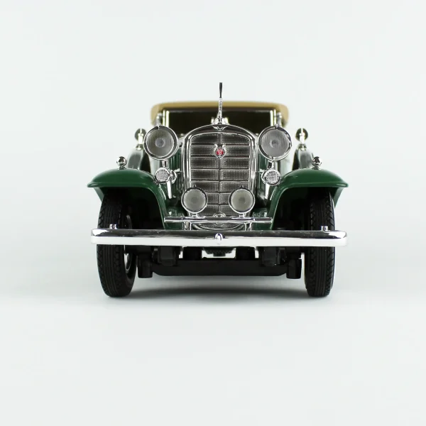 1/18 1932 Cadillac V16 Phaeton Dark Green Diecast Araba Modeli, AutoWorld AW314 - Görsel 3