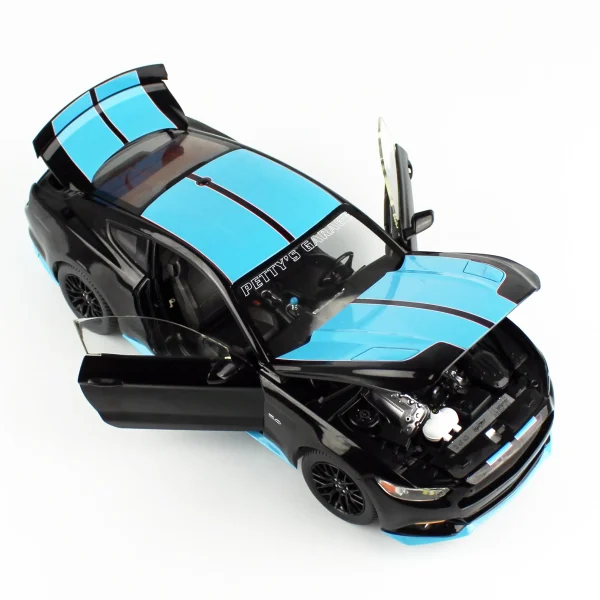 1/18 2015 Ford Mustang Petty's Garage Diecast Araba Modeli, AutoWorld AW321 - Görsel 3